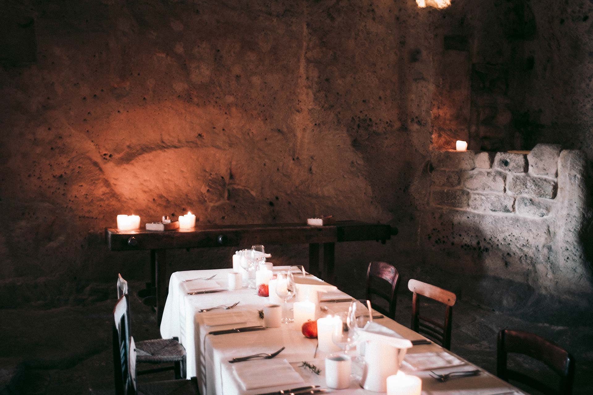 Cena privata nei sassi a Matera Le Grotte della Civita