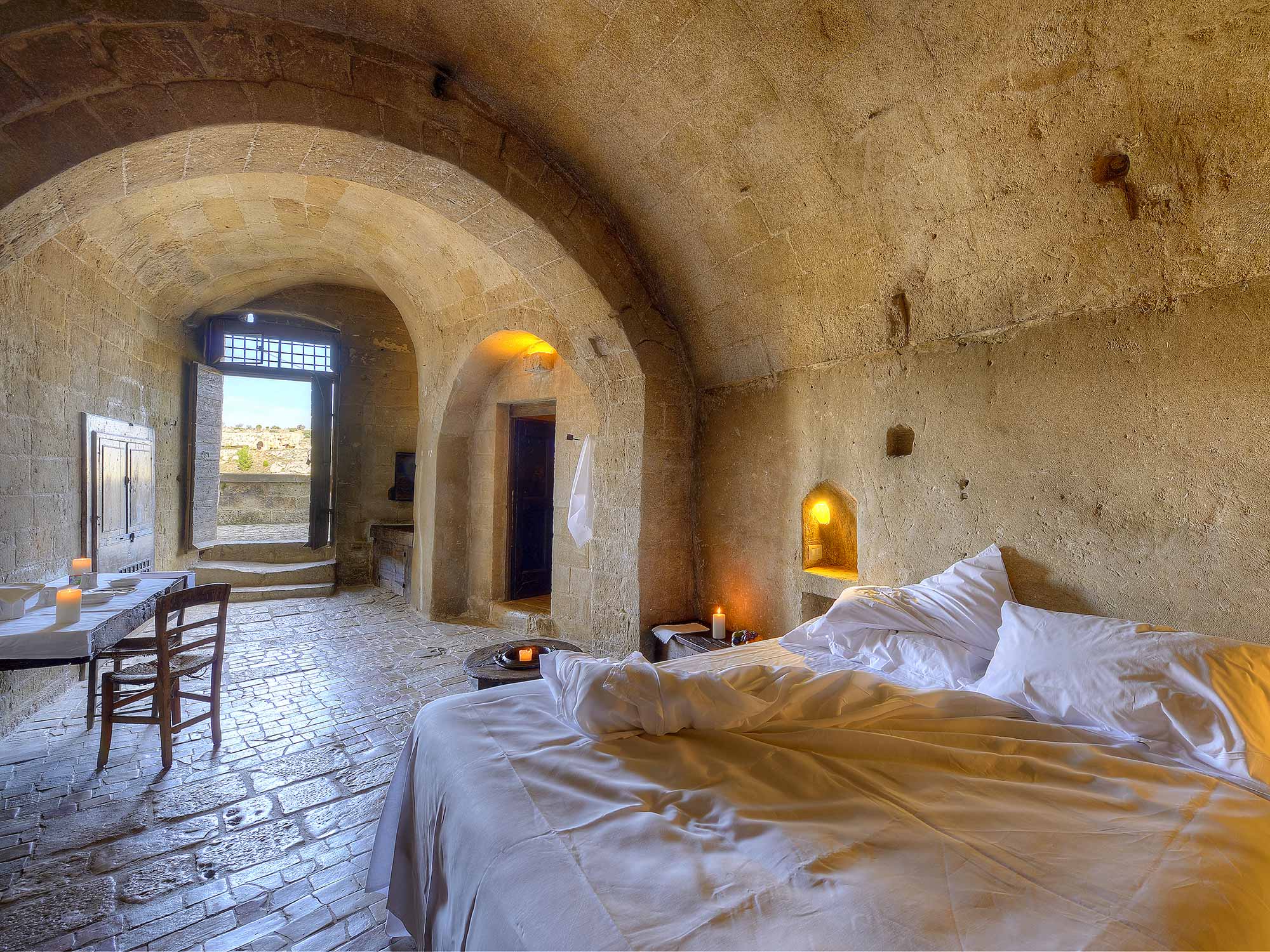 kaas kleurstof Perceptueel Sleeping in the Sassi of Matera | Le Grotte della Civita